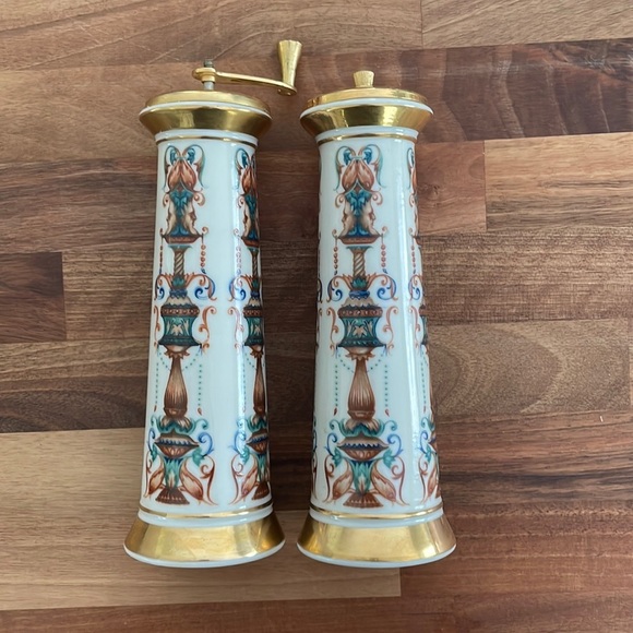 Lenox Other - LENOX Porcelain 24k Gold Pepper Mill & Salt Shaker set